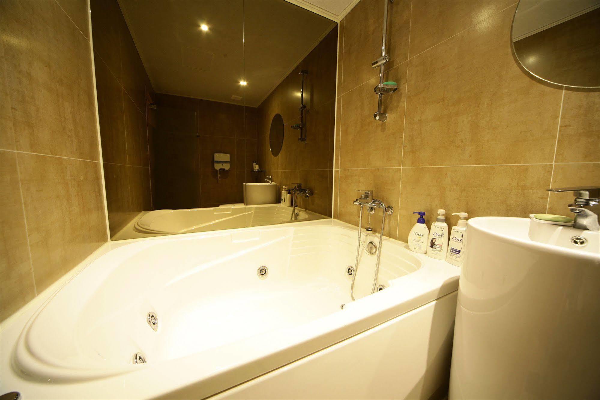Sheel Hotel